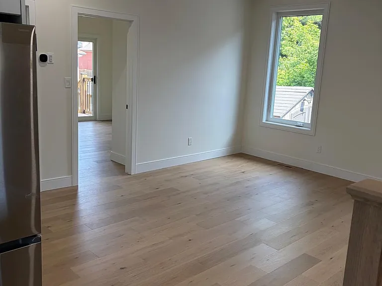 376 Mitchell Ave — Photo 12