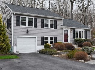 3 Woodside Dr, Rockaway, NJ 07866