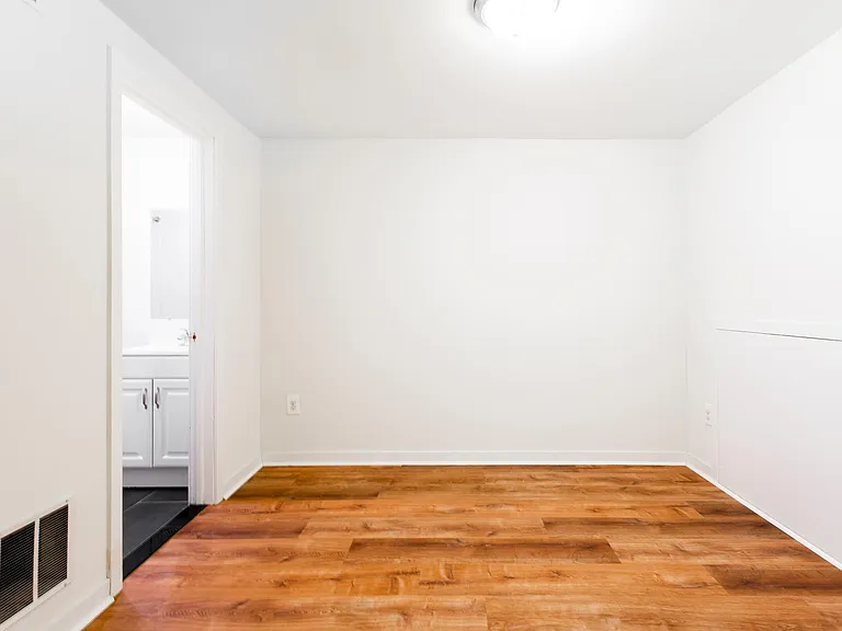 1520 Bainbridge St #A — Photo 12