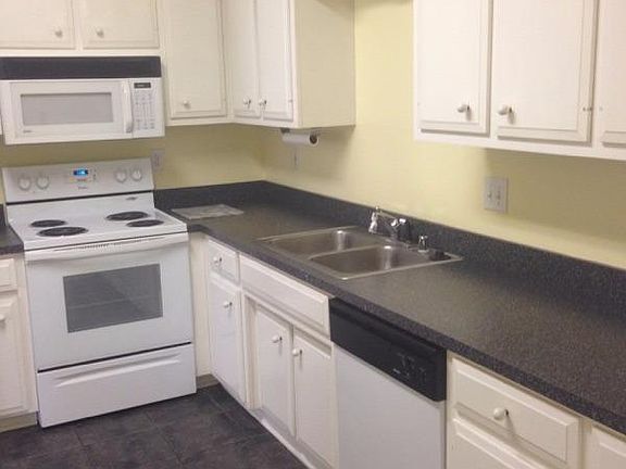 2nd image of 317 Bainbridge Dr APT A