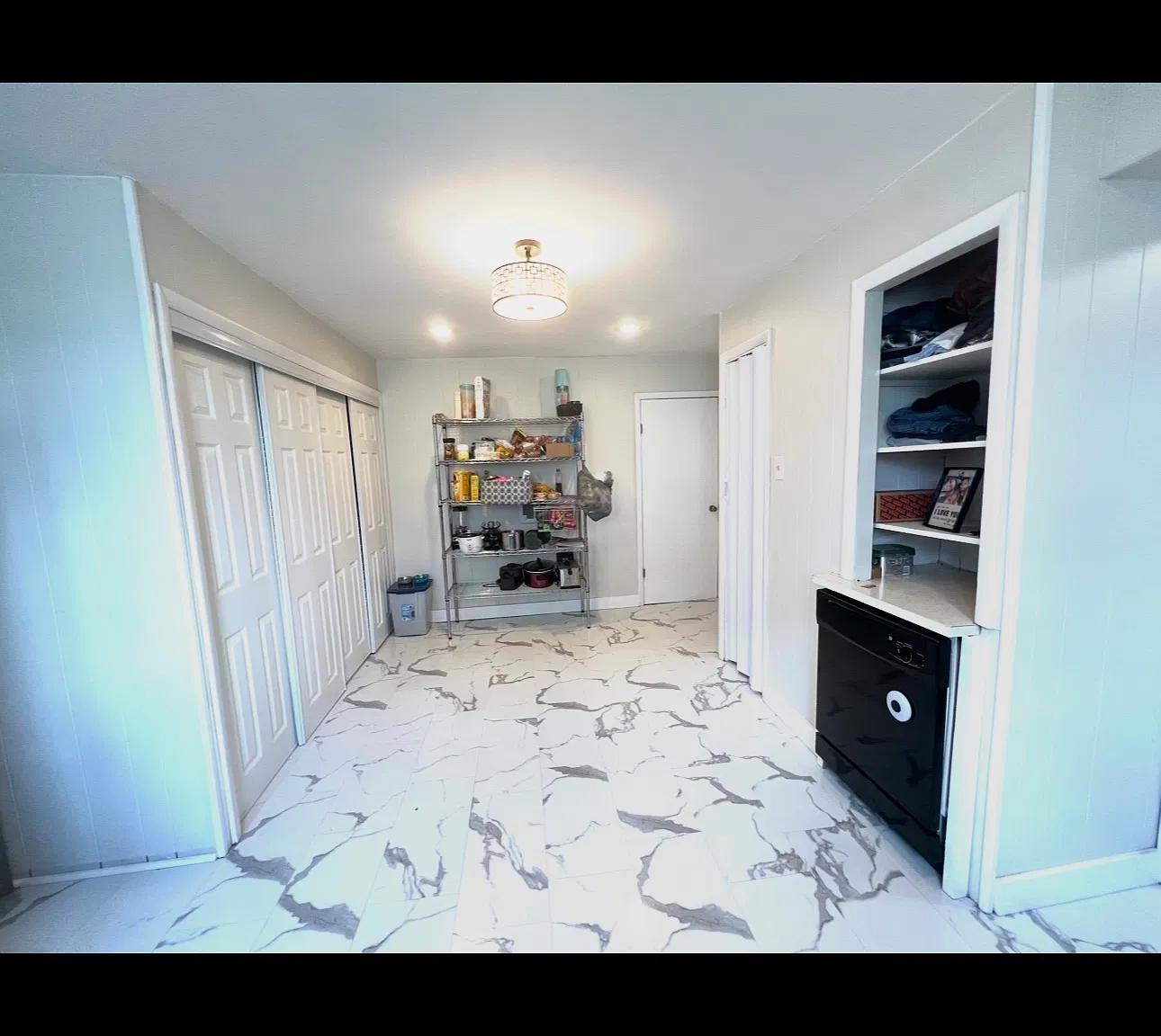 2 bed, 1.5 bath, $1,600 — Photo 4