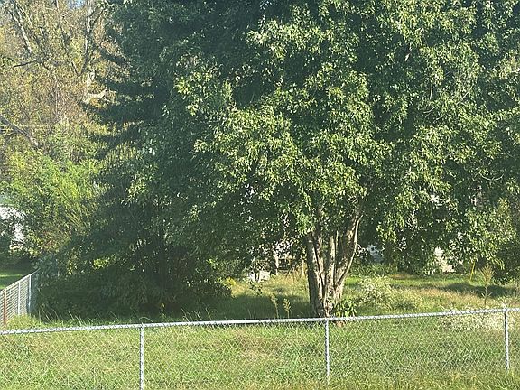 3rd image of 6586 Ohio River Rd