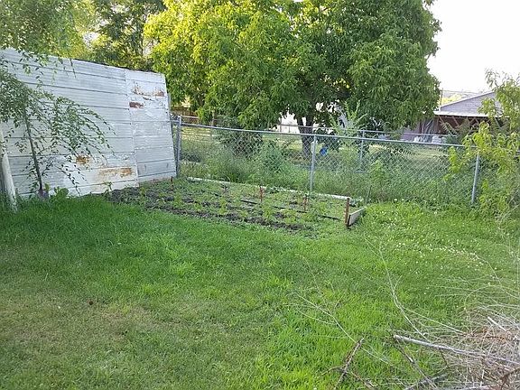 back yard and garden solace