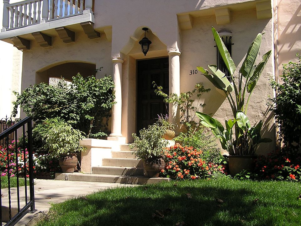 Entrance to 310 (upper unit)