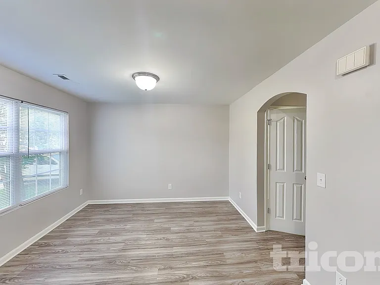 2419 Shad Ct — Photo 5