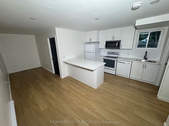 5th image of 16 East Ave #8