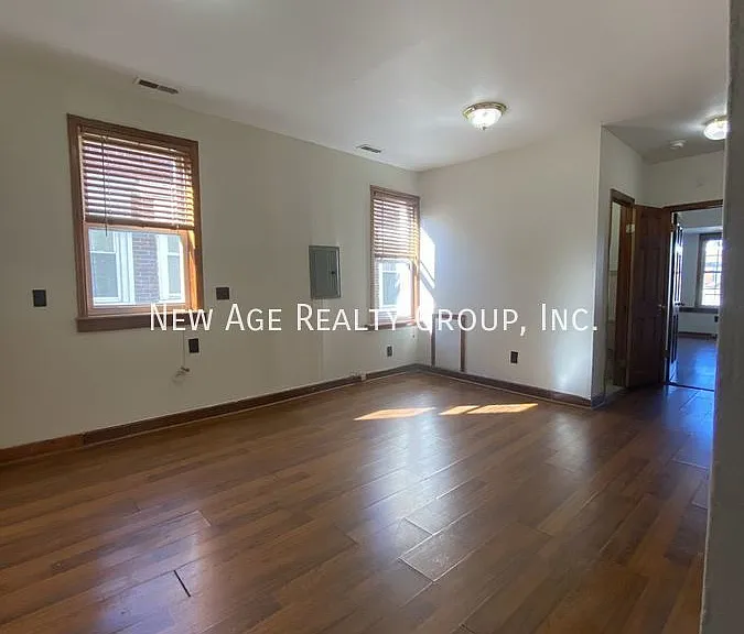 5026 Walnut St #3 — Photo 3