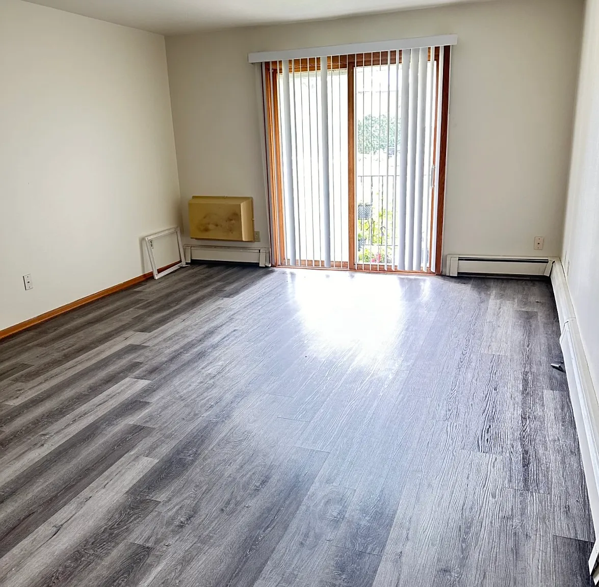 2 bed, 1.5 bath, 1100 sqft, $1,300 — Photo 1