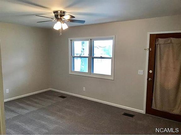 5th image of 2033 Dialsdale Dr SW