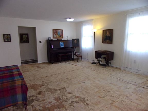 5th image of 451 Centennial Ave