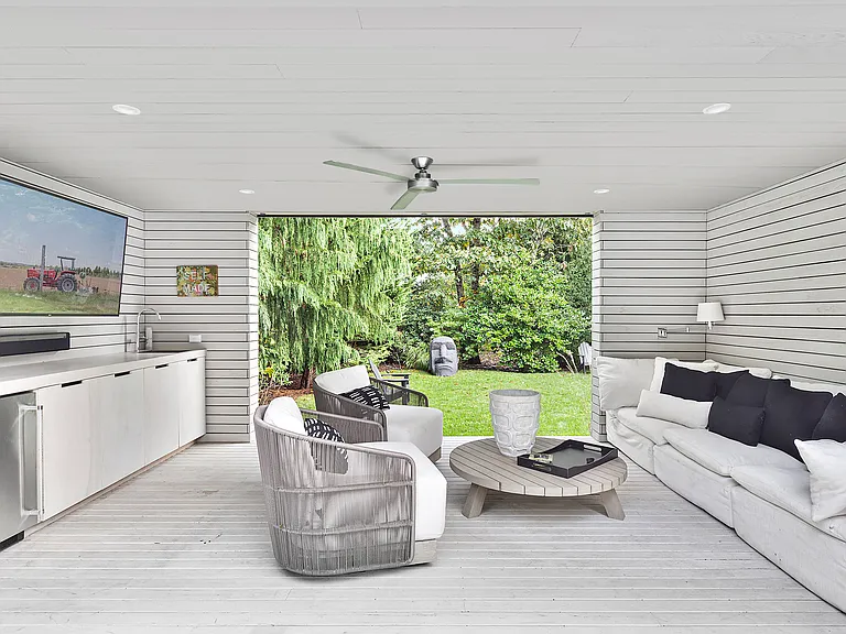 36 Bonac Wood Ln — Photo 13