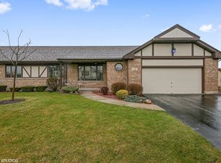 11557 S Vienna Ave, Palos Park, IL 60464