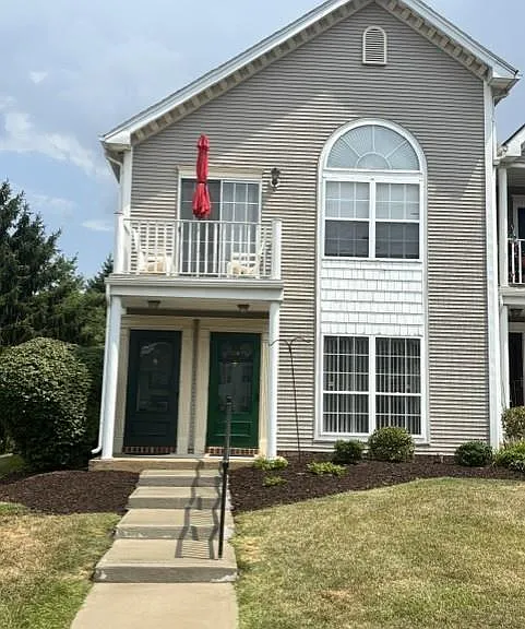 1943 Willings Ln — Photo 1