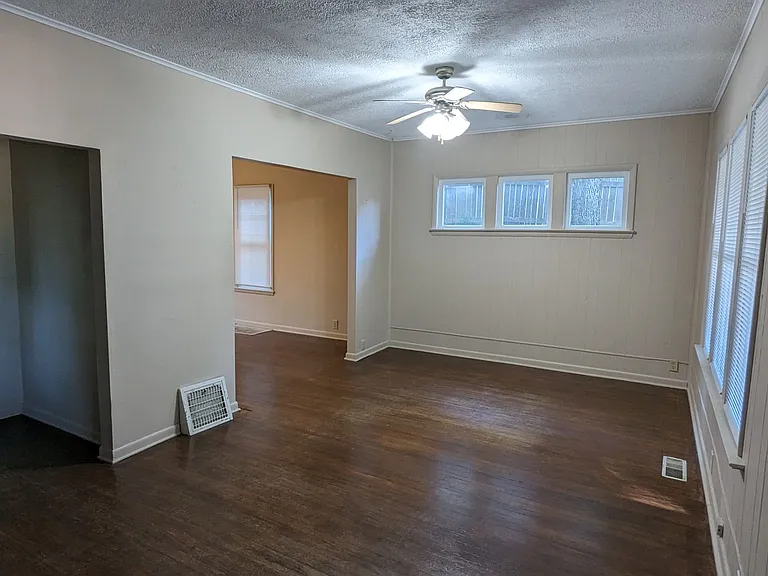 137 Nicholas St — Photo 18