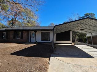 213 Stratford Dr, Warner Robins, GA