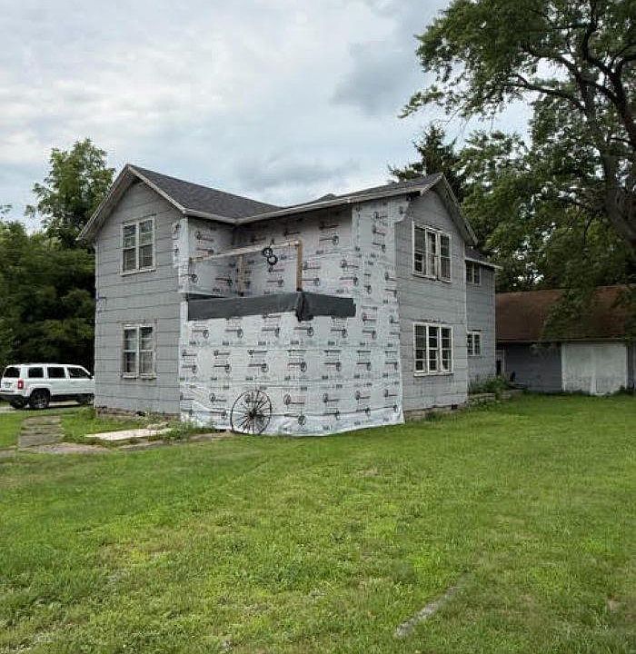 1st image of 809 Beech St