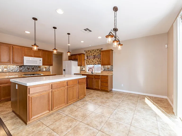 29359 Milford Ct — Photo 8