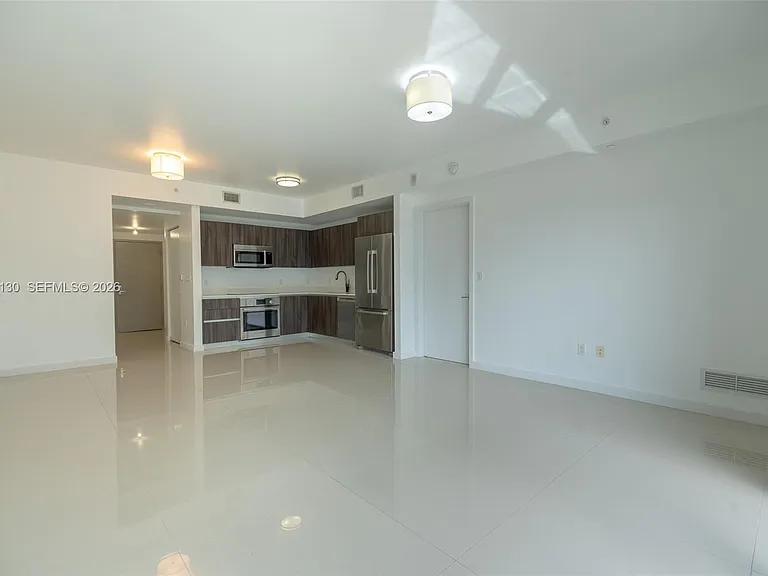 488 NE 18th St #3302 — Photo 10