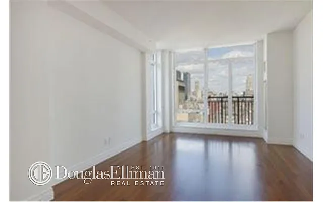 Rented by Douglas Elliman | media 14