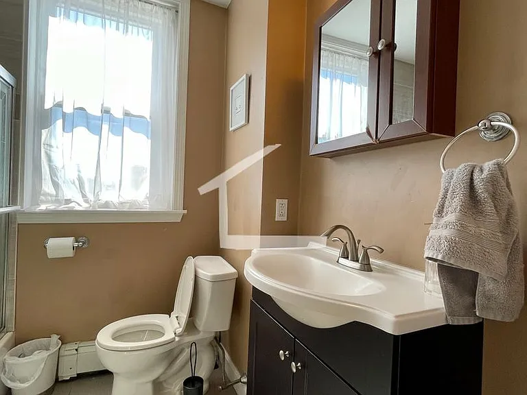 36 Glenville Ave #2 — Photo 9