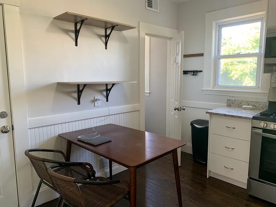 Kitchen / dining area