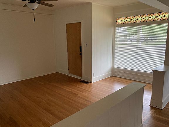 3rd image of 307 N Nottawa St Suite 2