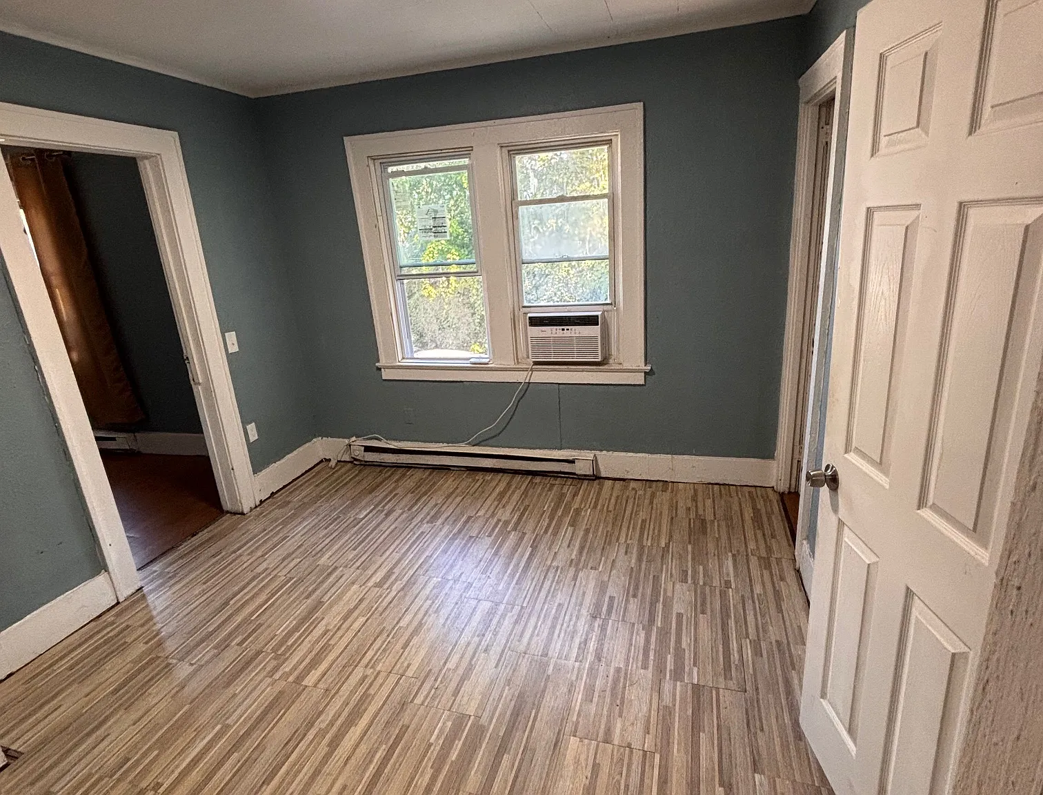 2 bed, 900 sqft, $950 — Photo 1