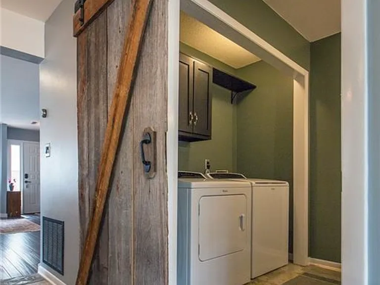 213 Tanners Mill Ct — Photo 8