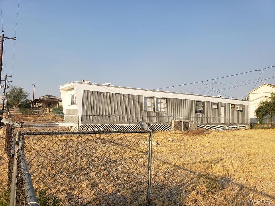2nd image of 2072 Clearwater Dr