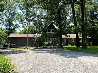 3 Esther Rd, Fairfield, IL 62837