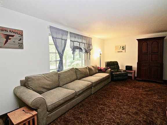 3rd image of 3297 Woodvalley Dr