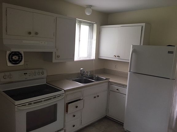 2nd image of 1938 Laurinda Dr