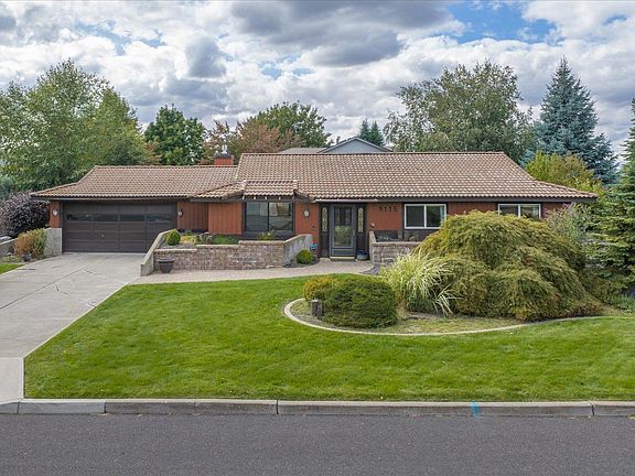 3rd image of 8115 N Panorama Dr