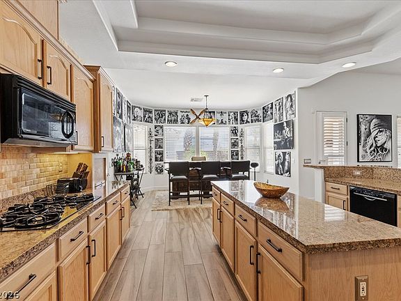 5th image of 2204 Trident Maple St
