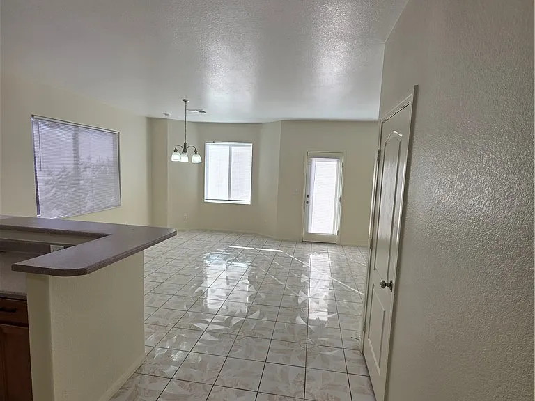 731 Emerald Idol Pl — Photo 37