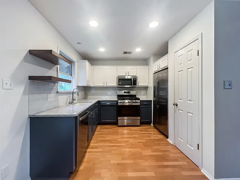 7521 Peabody Dr — Photo 8