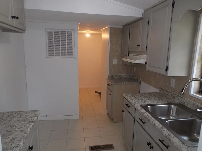 808 Penny Pl — Photo 6