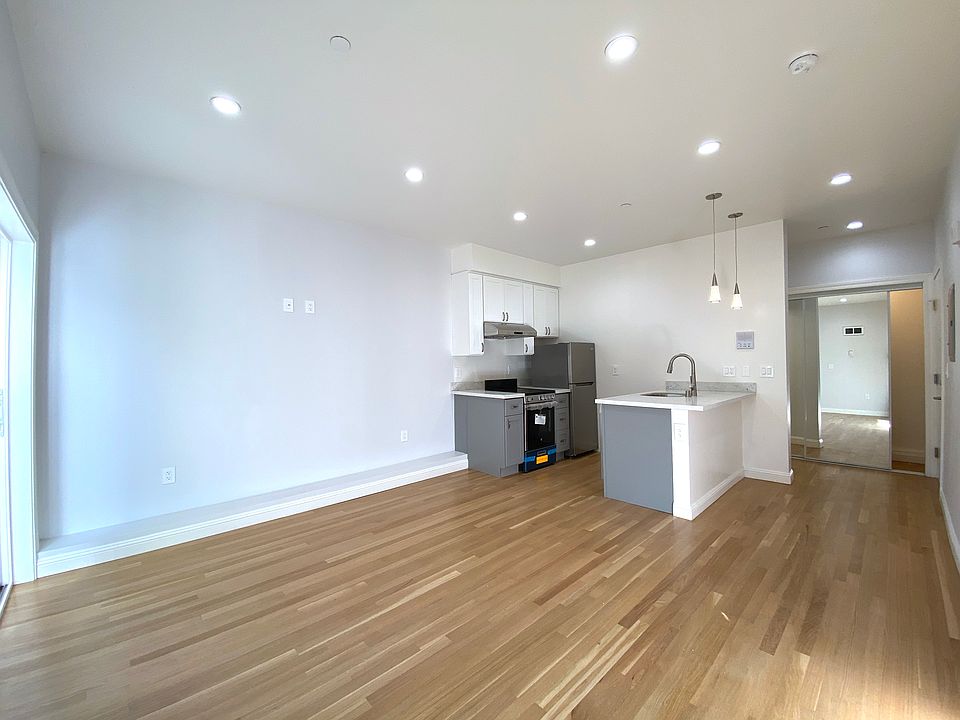 1st image of 1637 Clay St #B