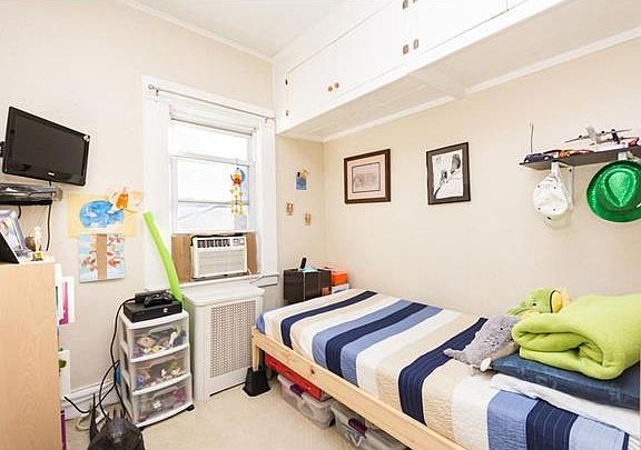 4th image of 35 Montague St
