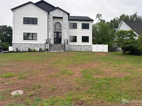 1684 Frank St, Edison, NJ 08820