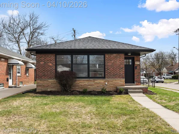 12751 Oak Park Blvd, Oak Park, MI 48237