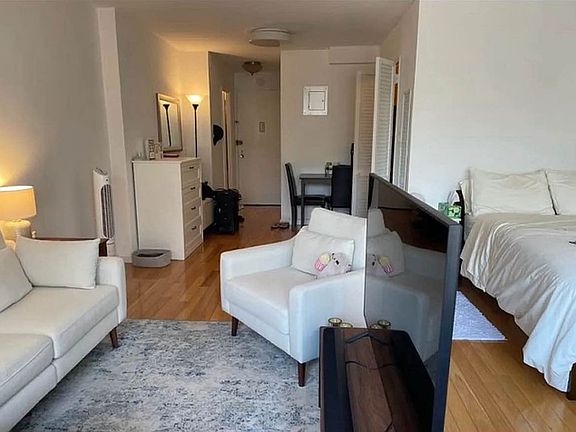 4th image of 220 E 60th St APT 7M