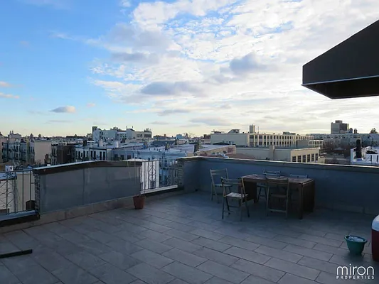 Rented by Brickwood Realty | media 10