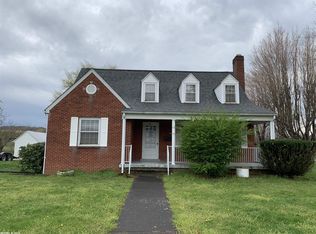 800 Henson Ave, Pearisburg, VA 24134