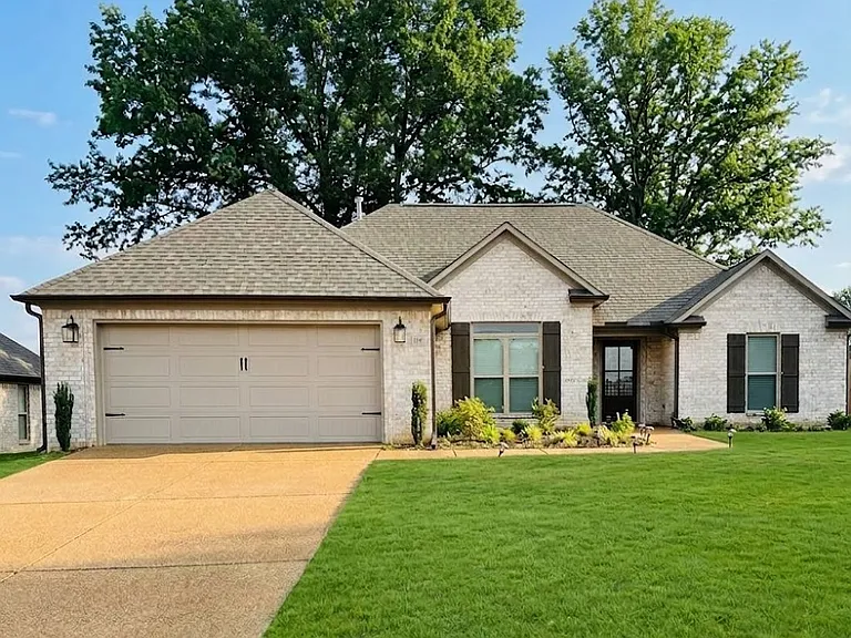 114 Gatewick Dr — Photo 1