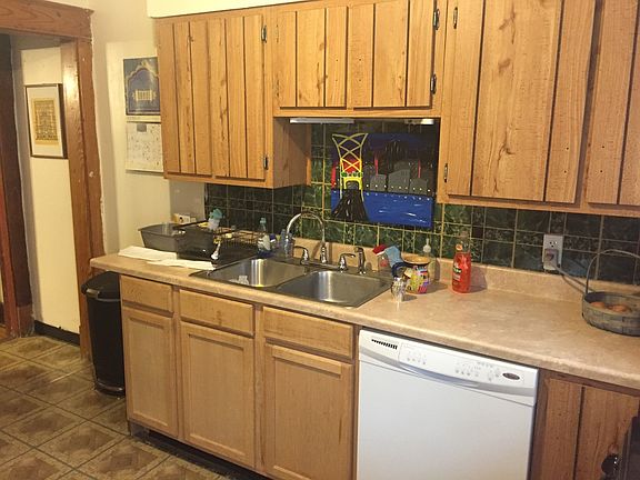 Kitchen (picture does not do it justice)