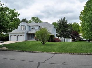 5 Chris Ann Ct, Old Bridge, NJ 08857