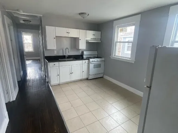 24 Harding Pl #3, New Haven, CT 06511