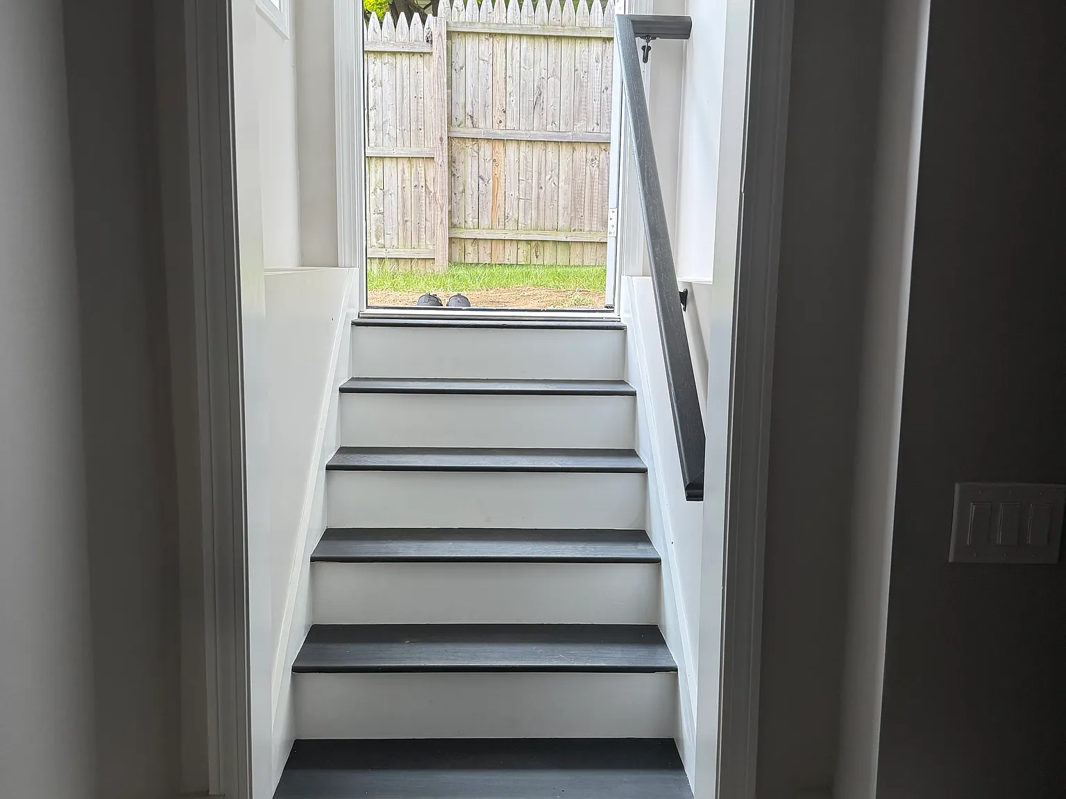 2 bed, 900 sqft, $2,200 — Photo 3