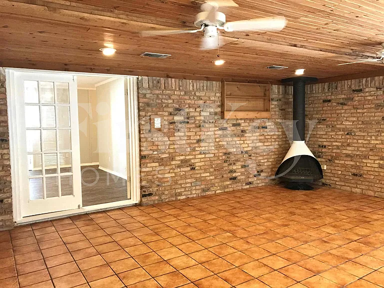 2710 Peachtree Ln — Photo 33